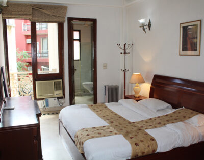 Studio Service Apartments in Safdar Jung New Delhi